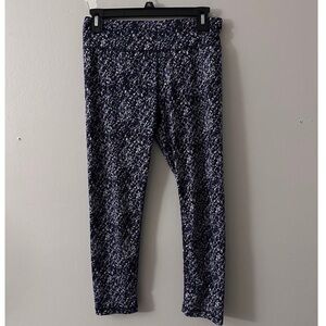 High Energy Size Medium Purple, Black & White Athletic Leggings Capris